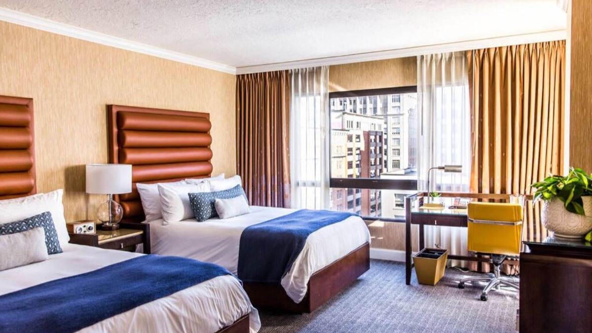 Downtown Portland Apartment | Downtown Portland, Comfy Bed + Many Hotel Perks!