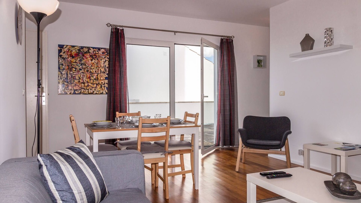 Praia da Vitoria Condo | Downtown Praia da Vitória (AL) - 1st Floor