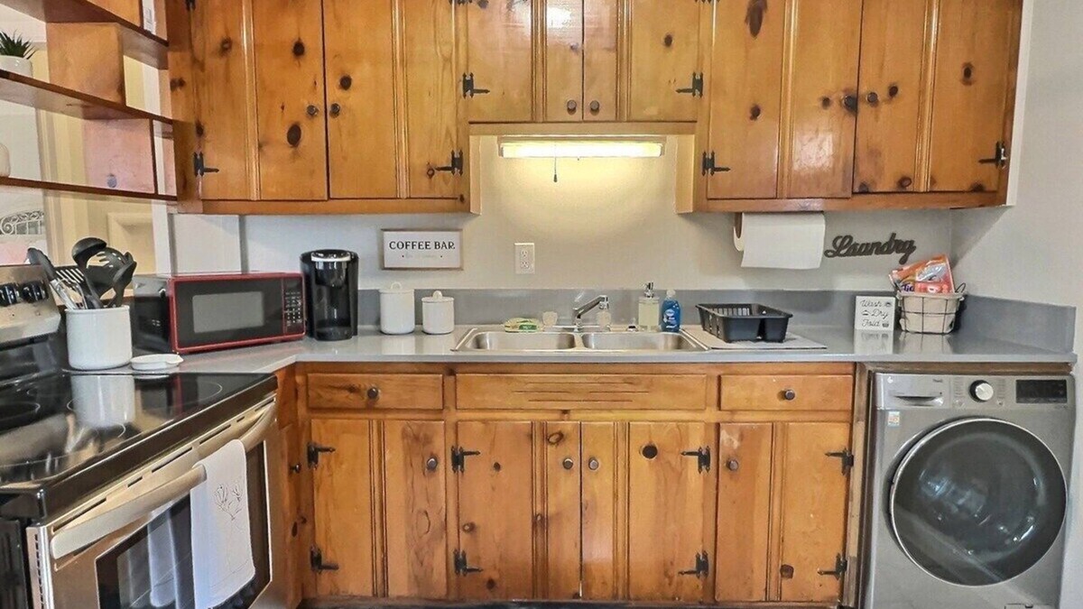 Prattville House | Downtown Prattville-1Bed 1Bath!