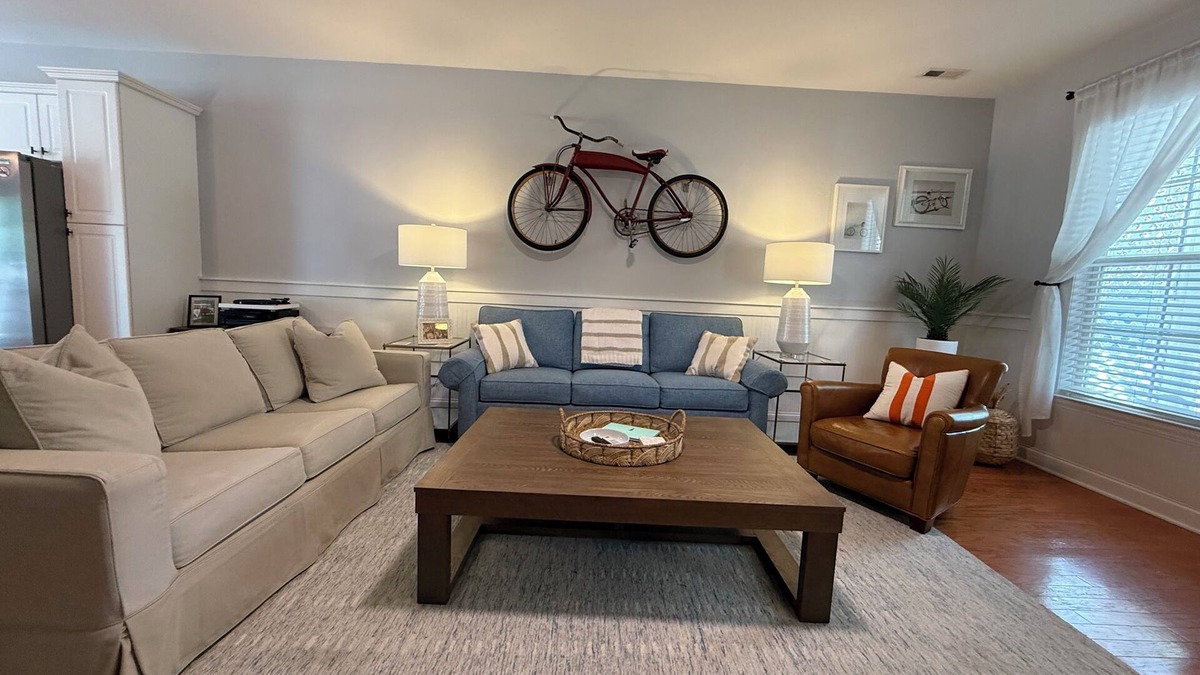 Wilmington House | Downtown PVT Parking Orange Street Retreat