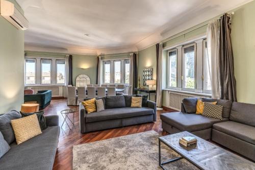 Rione II Trevi Apartment | DOWNTOWN SRL - Imperial Panorama Penthouse