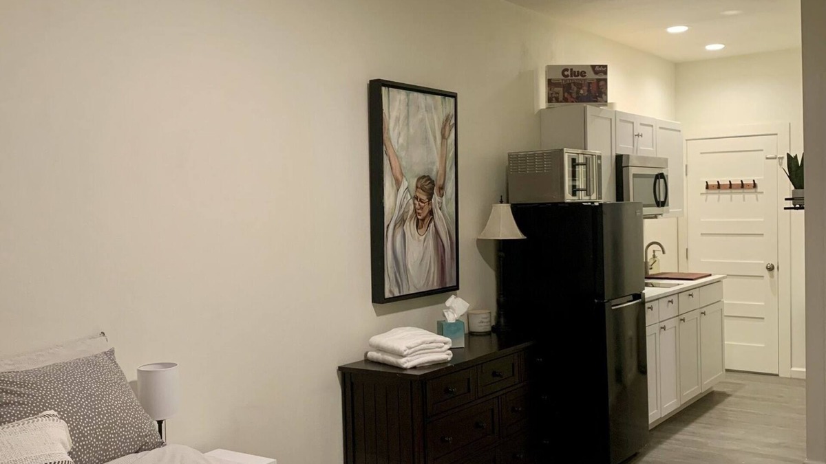 Moscow Apartment | Downtown Studio - White
