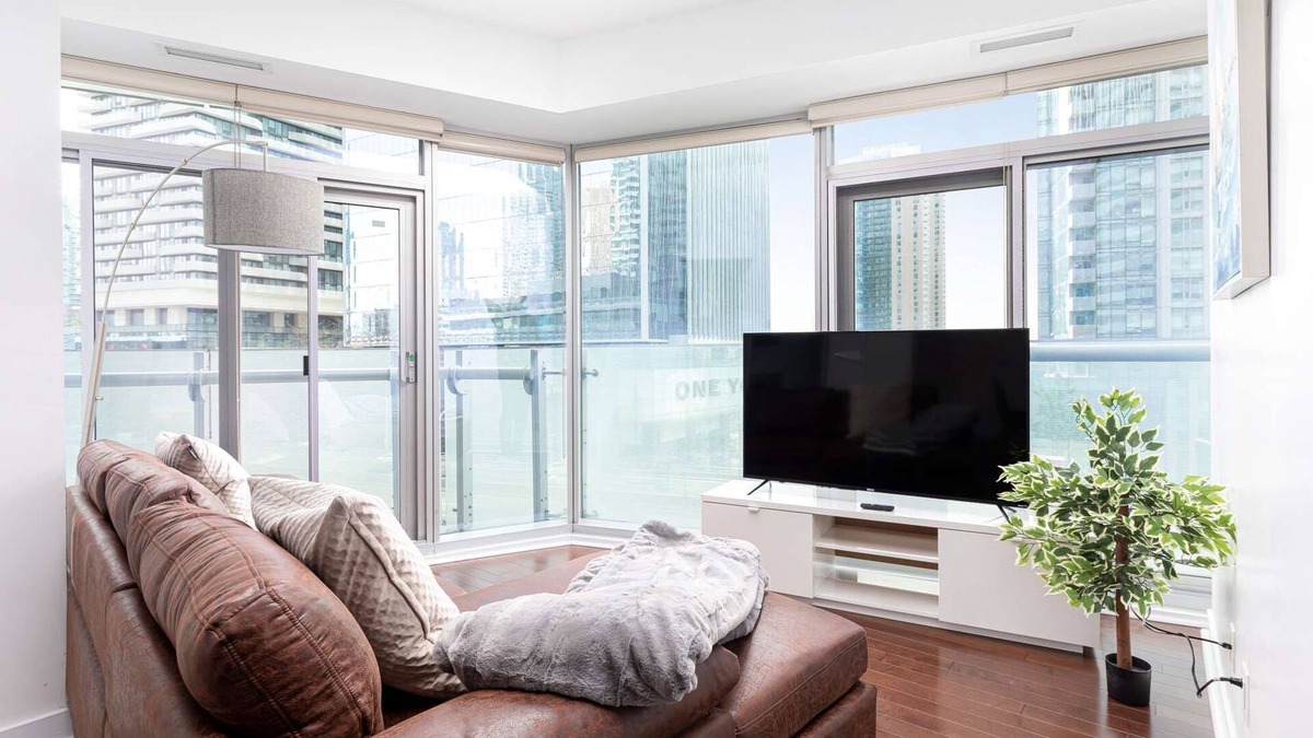Toronto Entertainment District Hotel | Downtown Toronto condo