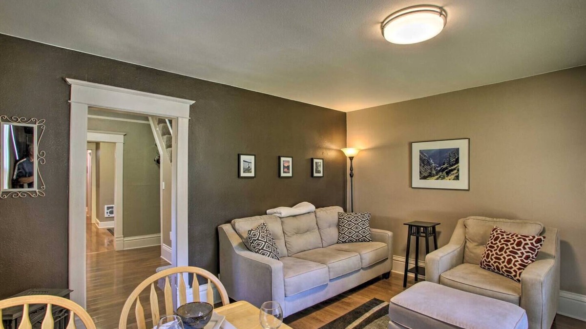 Garden District Condo | Downtown Views Walkable to Lake