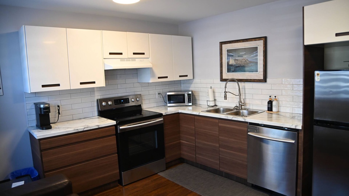Downtown St. John's Apartment | Downtown YYT 1 Bedroom Pet Friendly-mins to Night Life