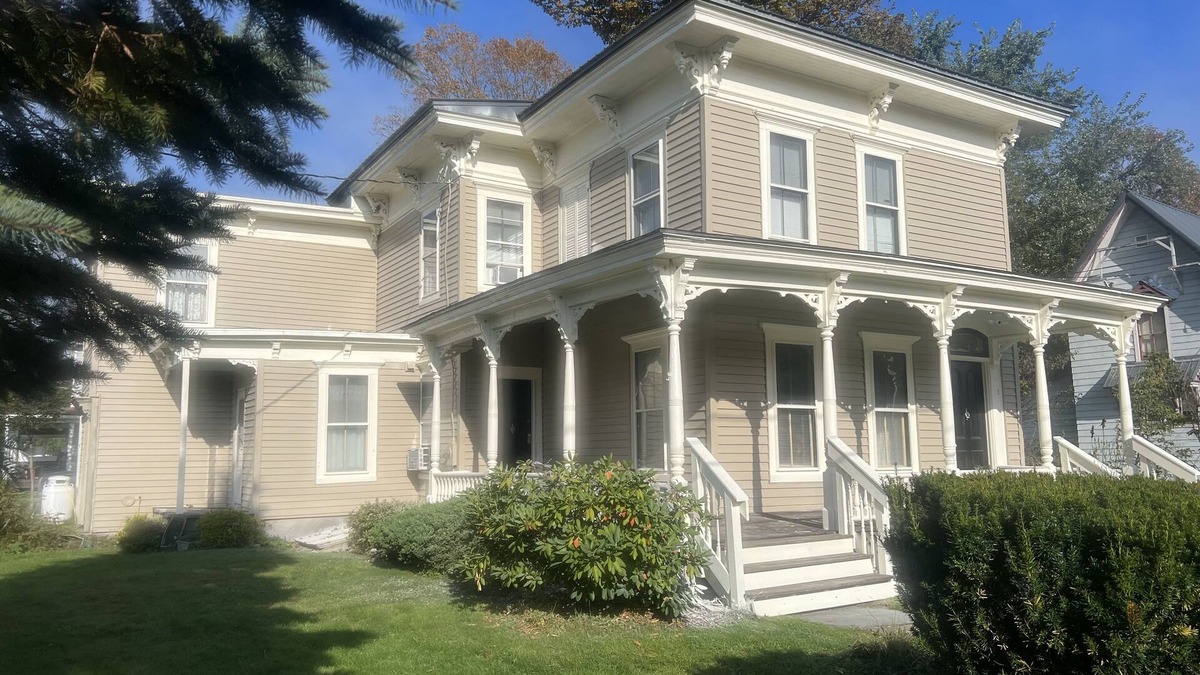 Milford House | Doyle House - Near Cooperstown Dreams Park
