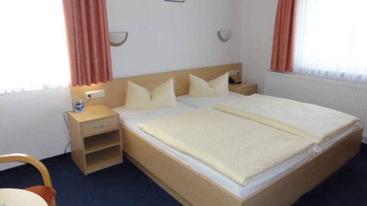Sassnitz Hotel | DR 19 Standard with city view - Hotel garni Meeresgruß ***