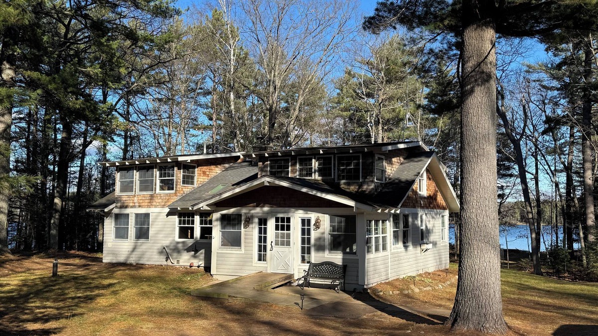 Eagle River Cottage | Dragonfly Point at Meta Lake: 5-bedroom cottage on 3 acres. Pet friendly!