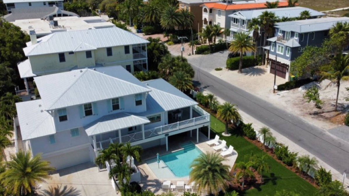Anna Maria House | Dragonfly - Southern charm on the North end of Anna Maria Island