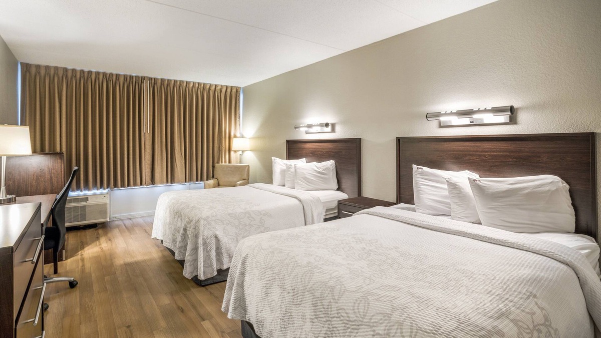 Woburn Hotel | Dream Family Vacation! 2 Pet-Friendly Units, Close to Liberty Ride Trolley Tour!