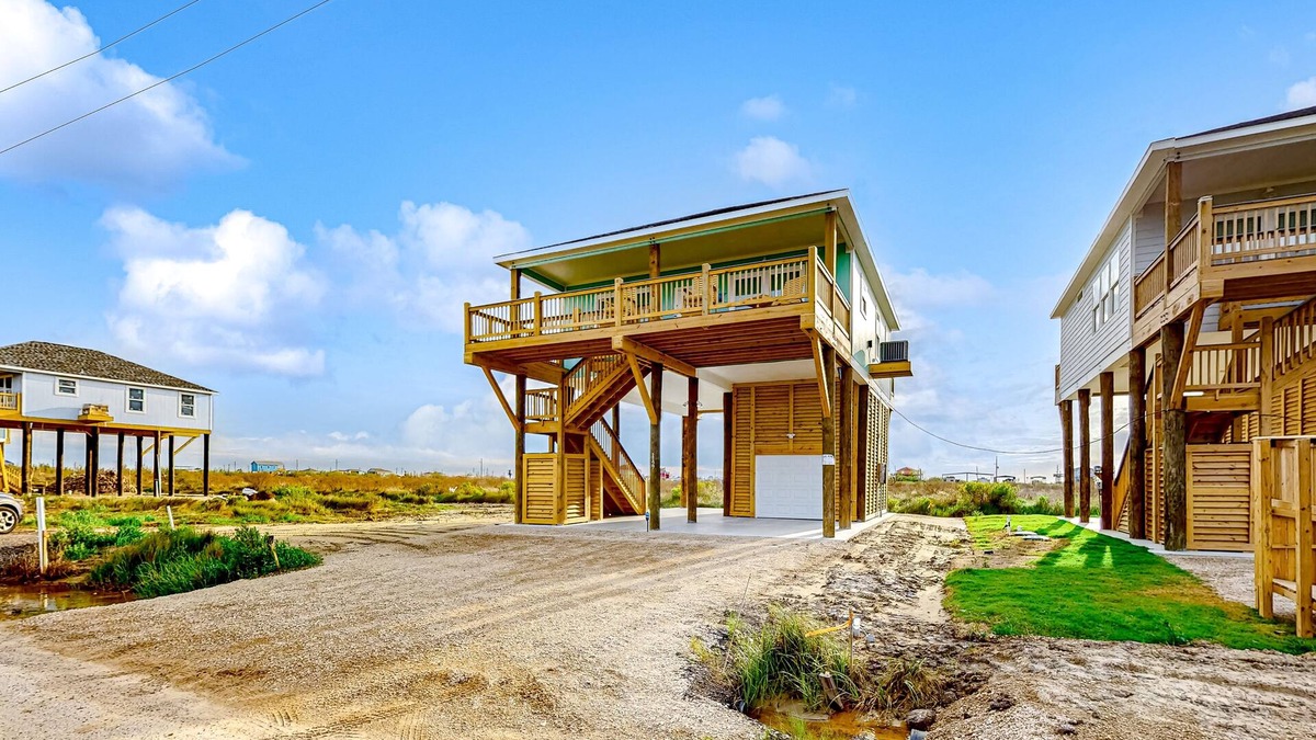 Gilchrist House | Dream | Gulf Views | Furnished Deck | Sleeps 7