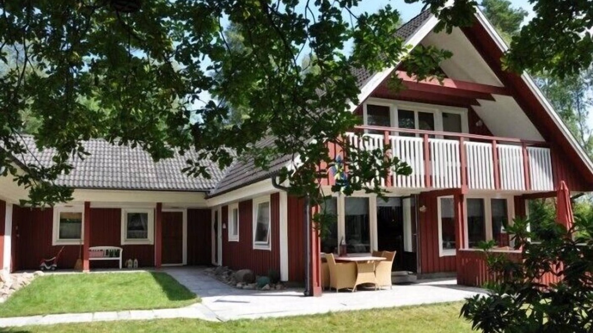 Traryd House | Dream house by lakes in Småland - sauna, fireplace, wifi, garden, solar/e-charging station