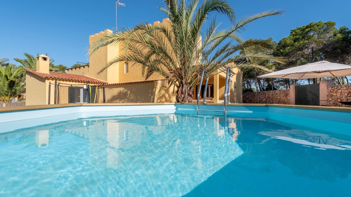 Portopetro Villa | Dream House "Villa Del Mar Mondrago" 200m from the Beach, with Terrace, Balcony and Wi-Fi