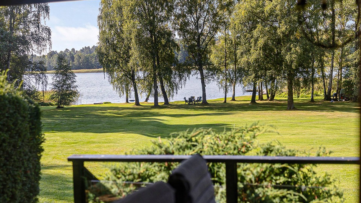 Upplands-Bro Municipality Villa | Dream location with lake view & Top location near
