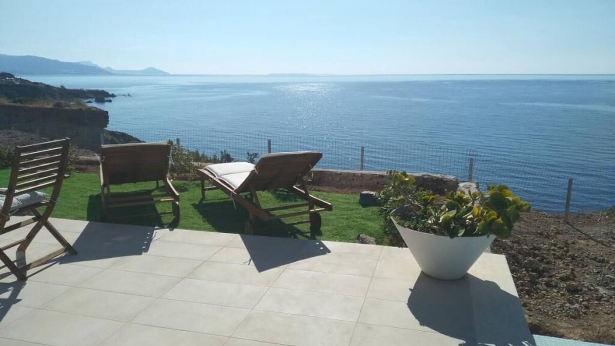 Achlia Villa | Dream villa with pool and sea view in south-east Crete