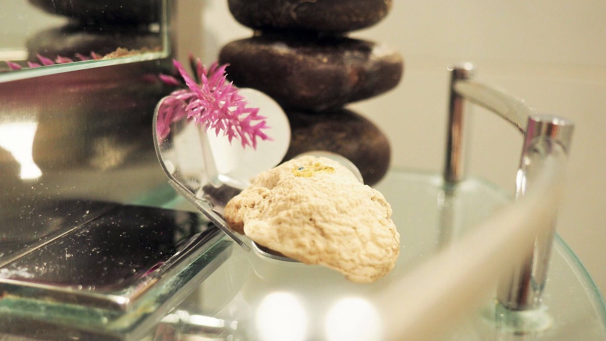 Whitby Apartment | 💫 DreamCatcher Modern Romantic Suite w/Fireplace Pool Table near Thermea Spa