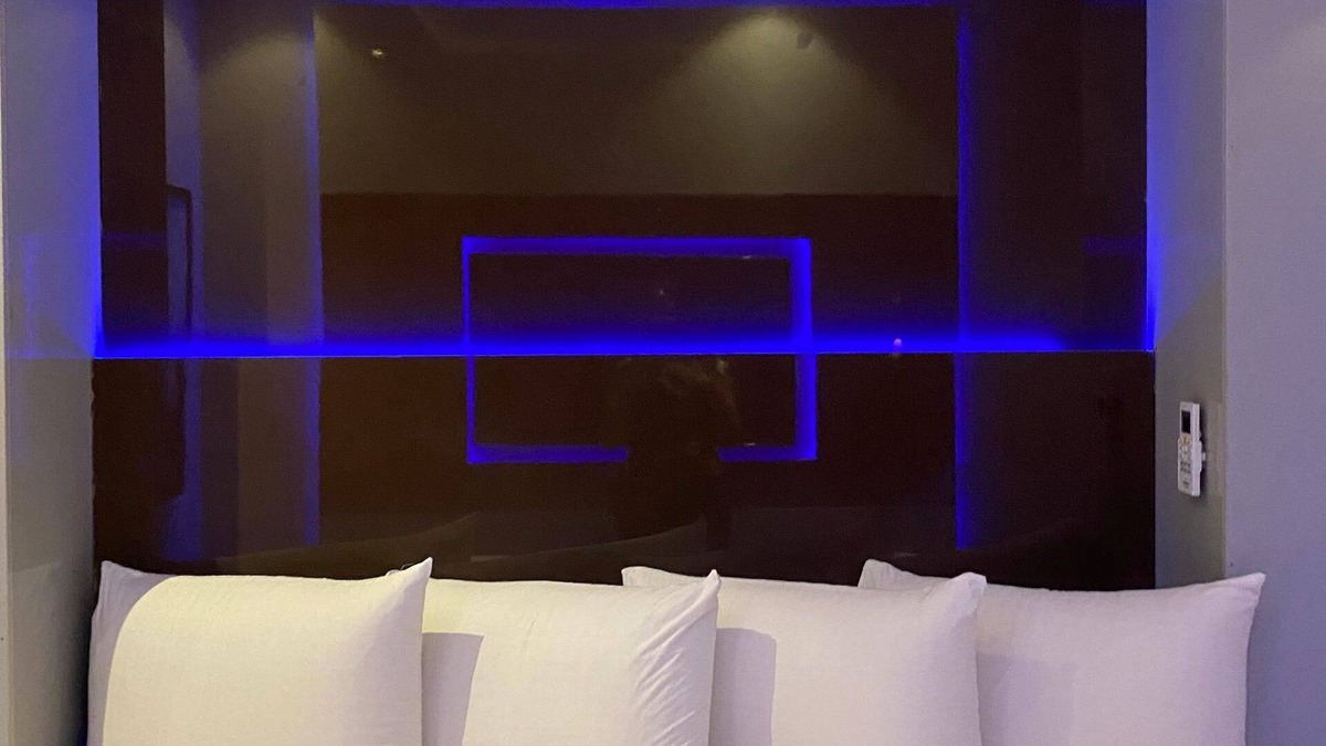 Surulere Hotel | DREAMS BY DV8