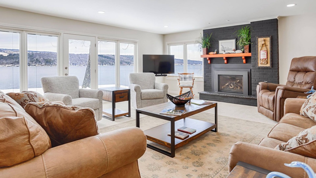 Hammondsport House | Dreamways: "Memorable Views + Pet Friendly!"