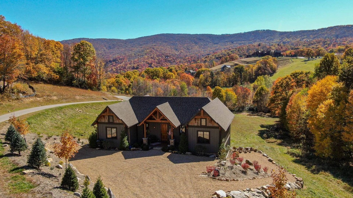 Mill Ridge House | Dreamweaver - Eagles Nest, pet friendly, private with big views