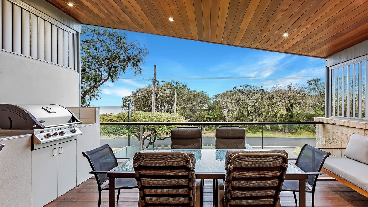Quindalup House | DREAMY BEACHSIDE ESCAPE OFFERING SPARKLING OCEAN VIEWS