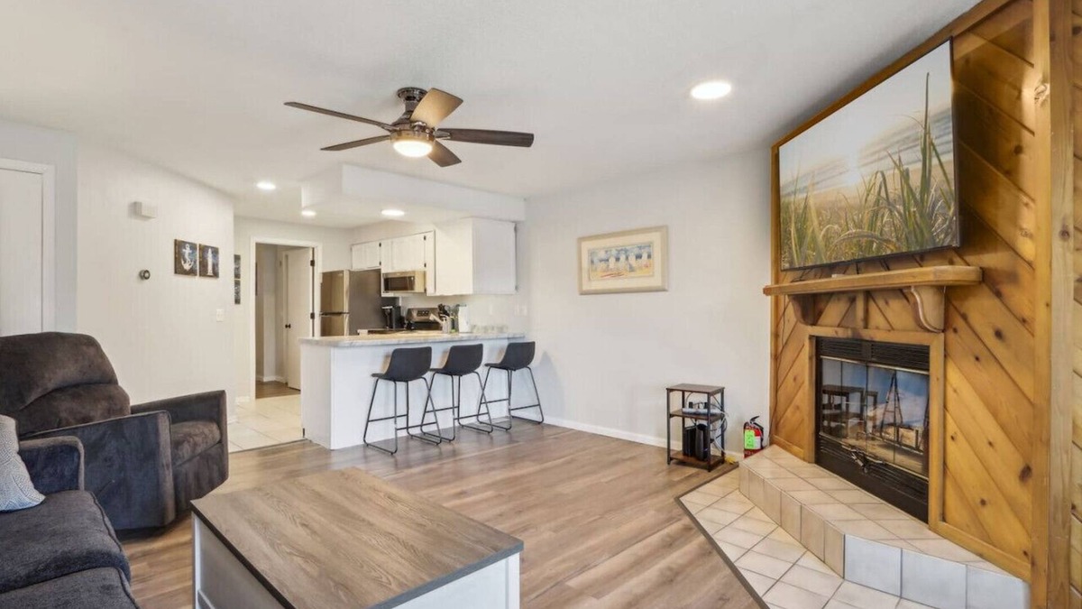 Lake Delton Condo | Dreamy Dells Oasis for Families & Couples
