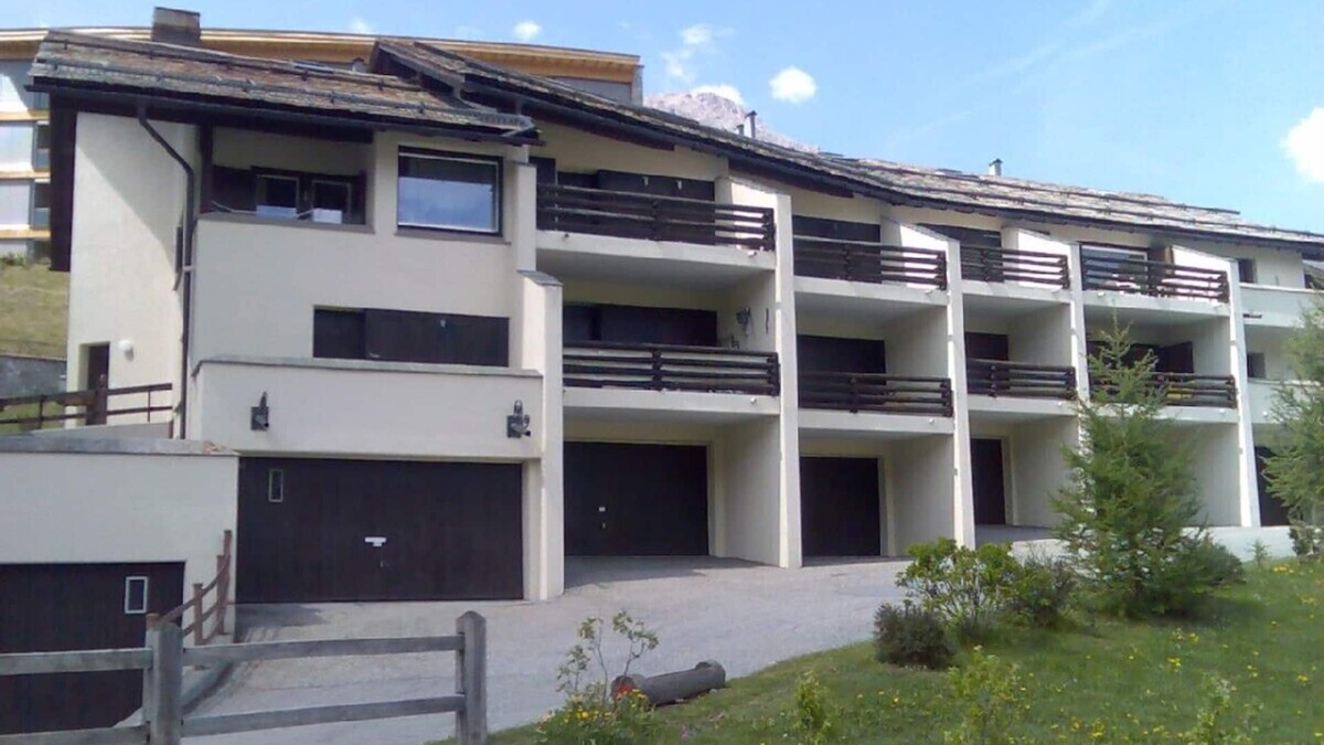 Celerina-Schlarigna Apartment | Dreamy holiday home among the great Swiss Alps - 8 Beds