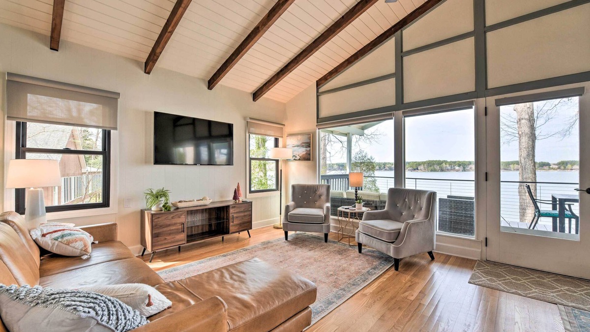 Troutman Cottage | Dreamy Lake Norman Cottage w/Panoramic Lake Views