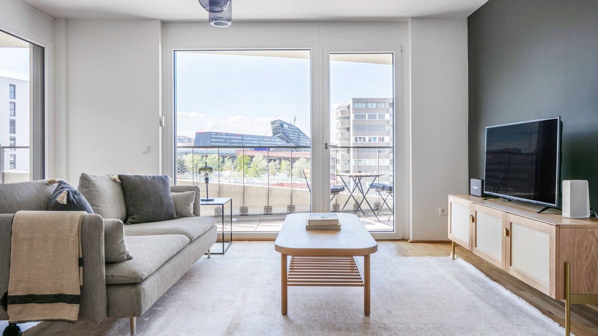 Erdberg Apartment | Dreamy Landstraße 1BR w/Large Balcony, walk to Metro U3, by Blueground