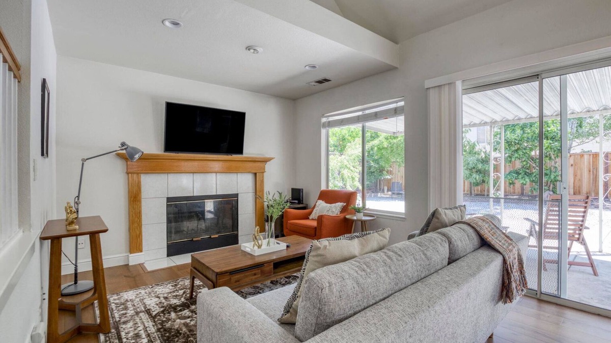 Cambrian House | Dreamy San Jose 3BR w/Backyard, near Houge Park & Hikes, by Blueground