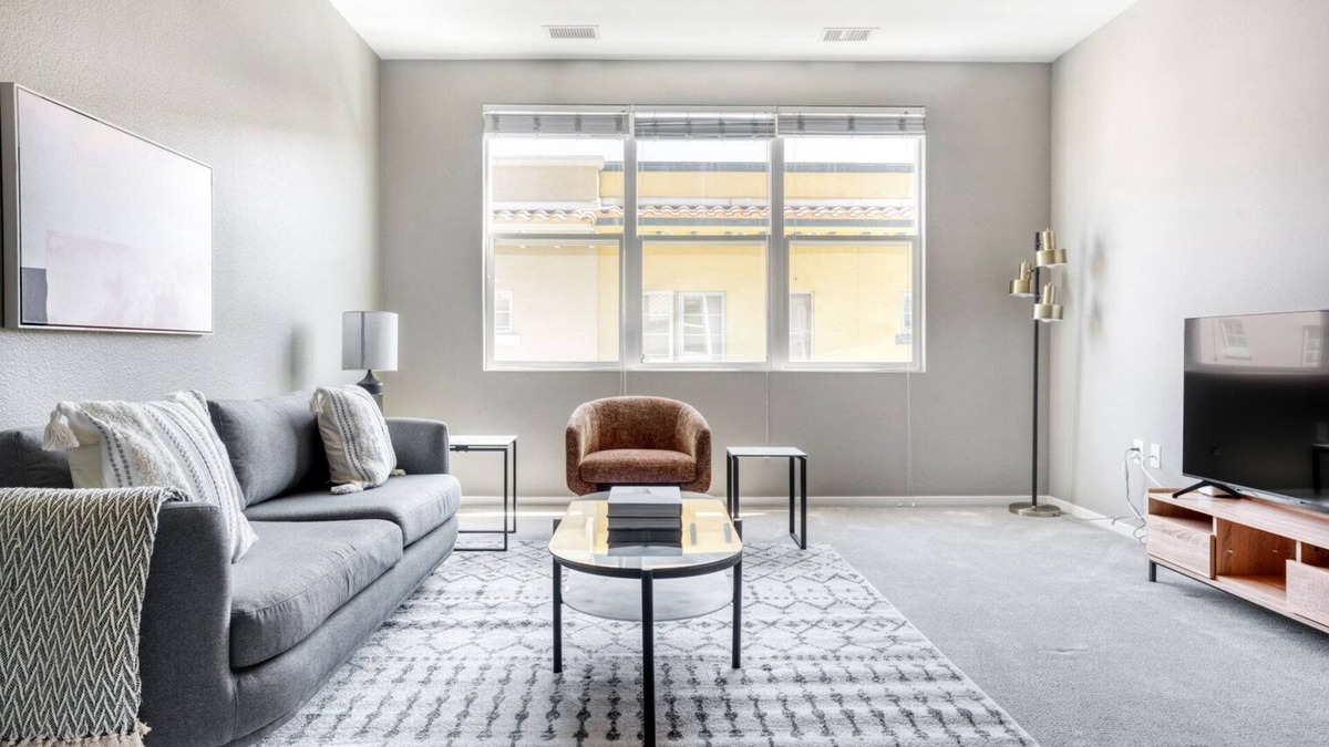 San Jose Apartment | Dreamy Santana Row 2BR w/Gym, Pool & W/D, near highways, by Blueground