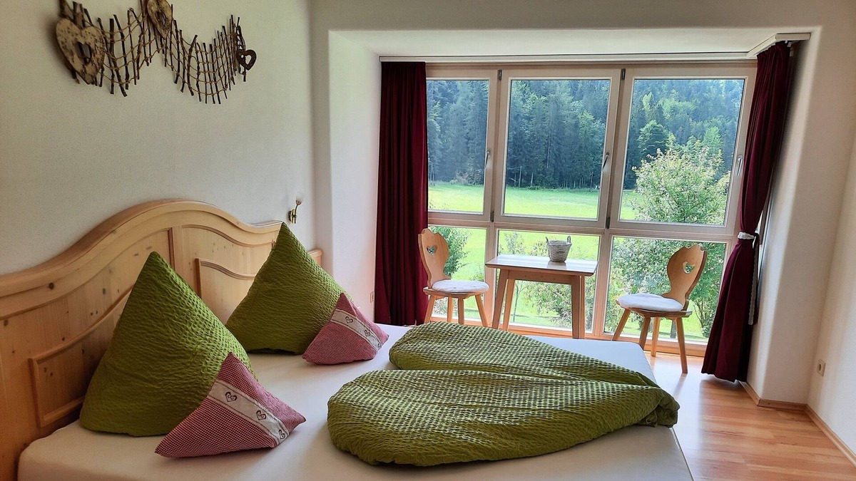 Blindau Apartment | Drei-raum-ferienwohnung 65qm, Dusche/wc, 2 Extra-schlafzimmer, Küche, Balkon