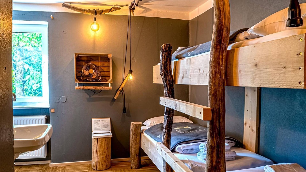 Elisabeth-Vorstadt House | Dreibettzimmer, Dusche - The Keep Eco Residence