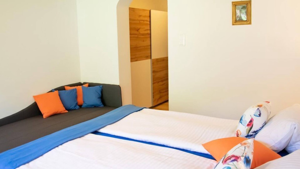 Feld am See Bed & Breakfast | Dreibettzimmer - Klamberghof Burgstaller