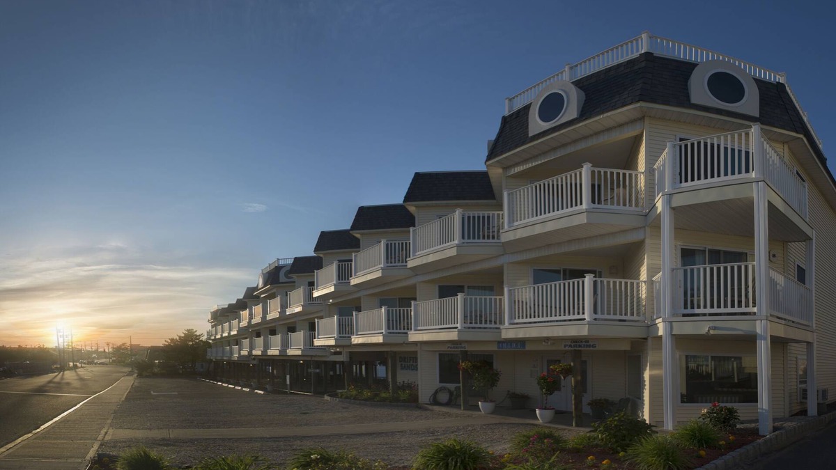 Ship Bottom Hotel | Drifting Sands Oceanfront Hotel