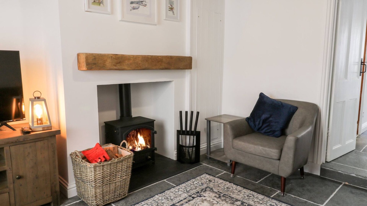 Hinderwell Cottage | DRIFTWOOD COTTAGE, pet friendly, with open fire in Hinderwell