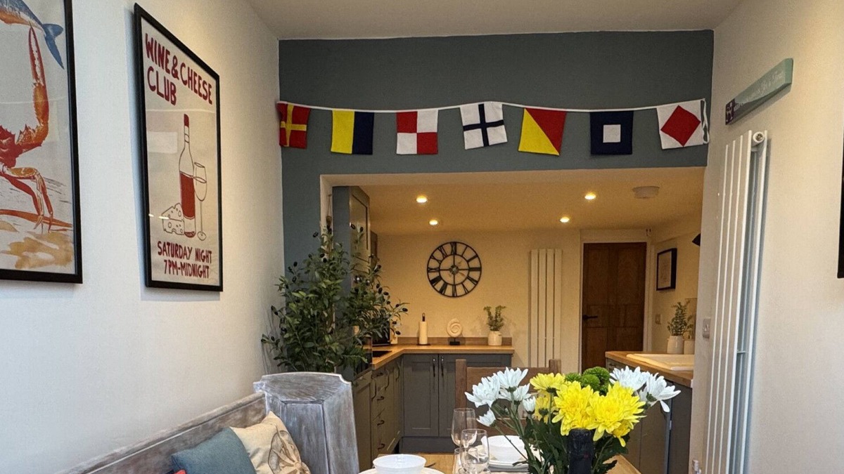 Cowes Ski Chalet | Driftwood House