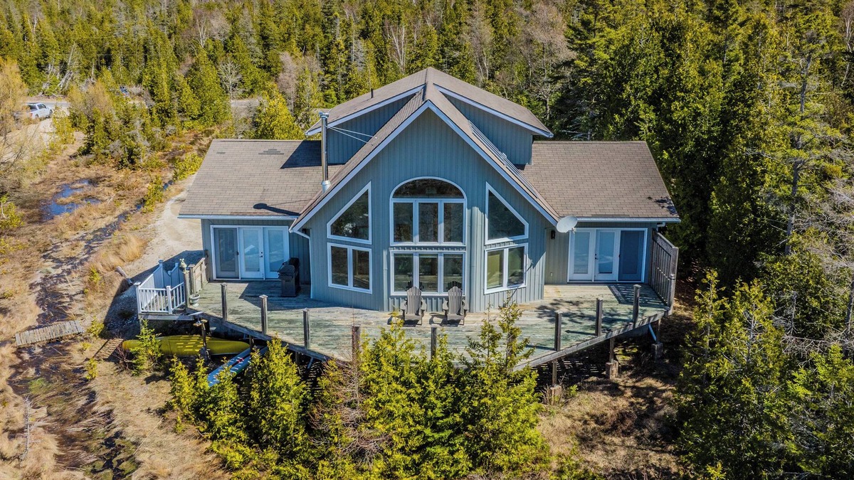 Tobermory Cottage | Driftwood: Luxe Lakefront Retreat w/Sauna & AC - Tobermory