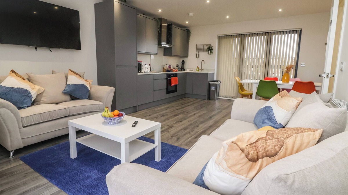 Hornsea House | DRIFTWOOD, pet friendly, country holiday cottage in Hornsea