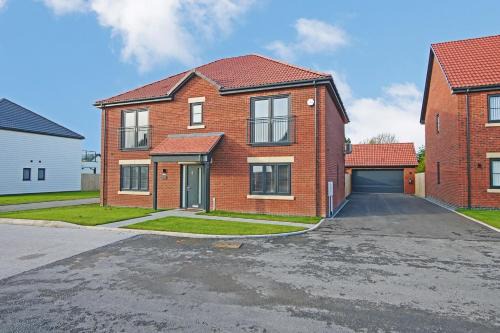 Bridlington House | Driftwood with Free Parking and Sea Views