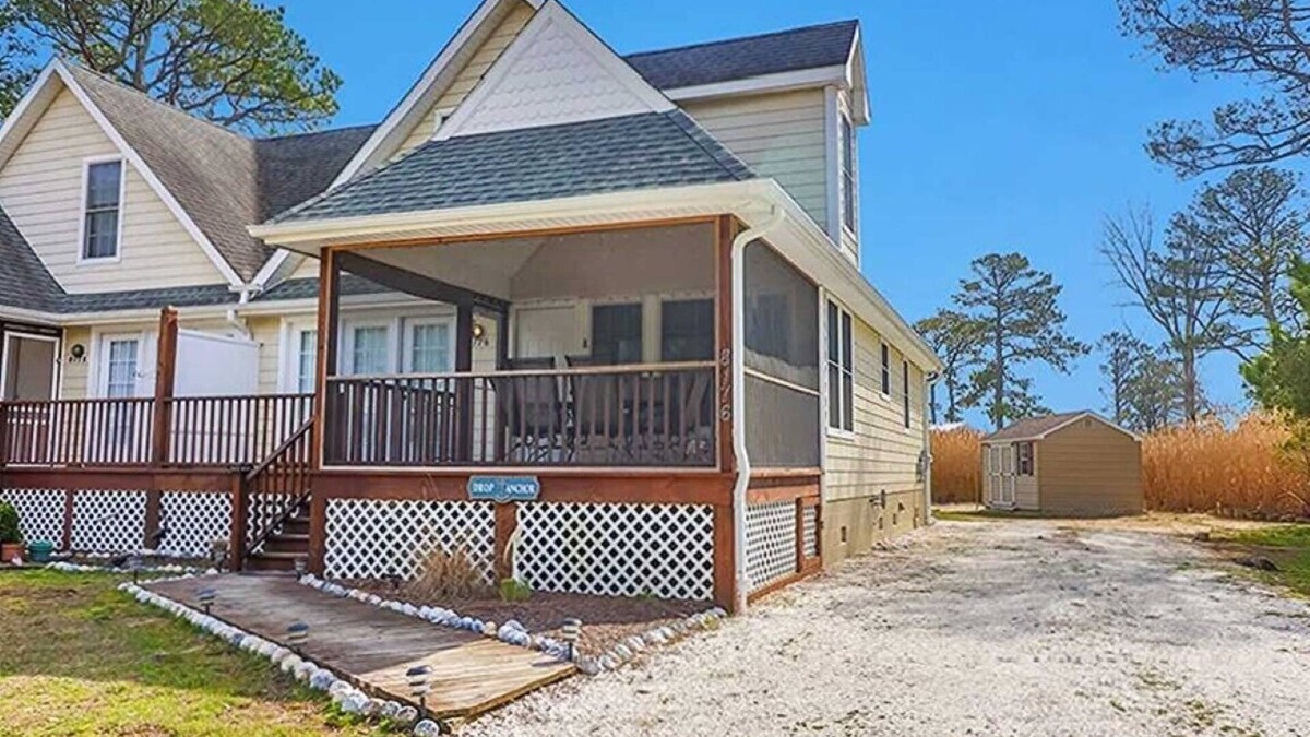 Chincoteague House | Drop Anchor-Beautiful Home, Quiet Neighborhood, Close to Tom's Cove