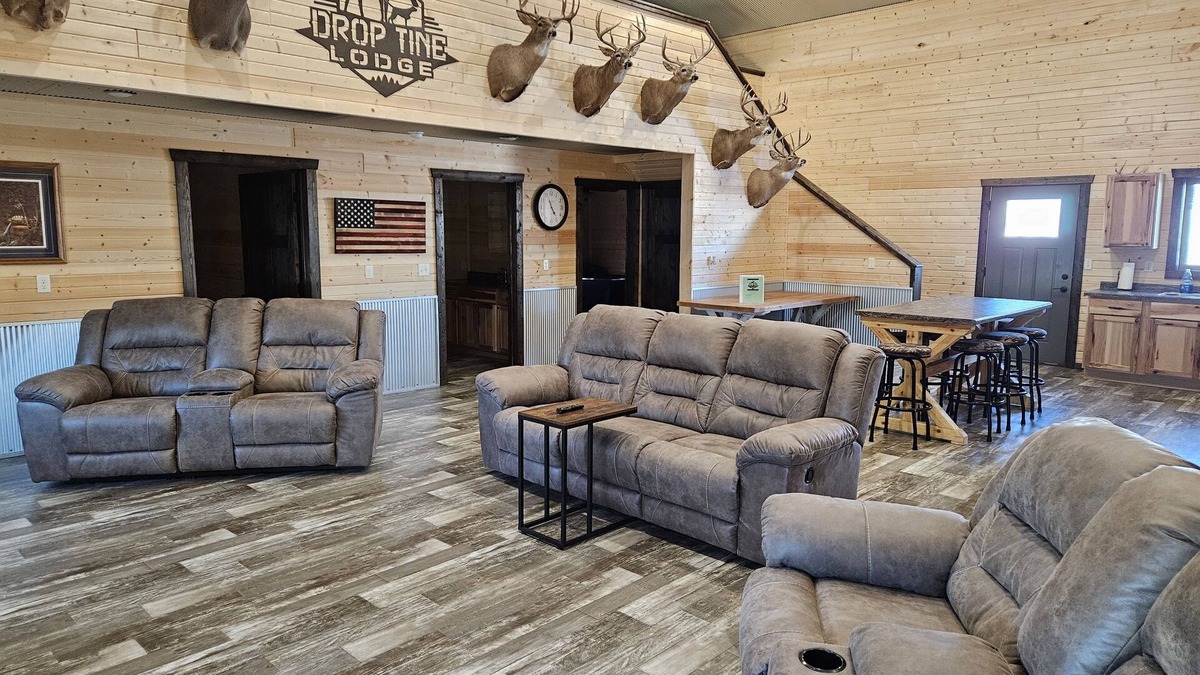 Amherst Cabin | Droptine Lodge