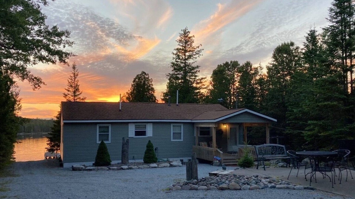 Drummond House | Drummond Island Hotel & Vacation Homes - Memory Maker Bay