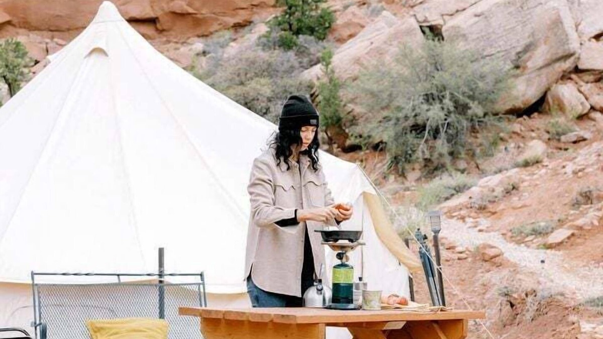 Hildale RV Rental | Dry Glamping Tent Near Zion National Park, Ideal for Couples