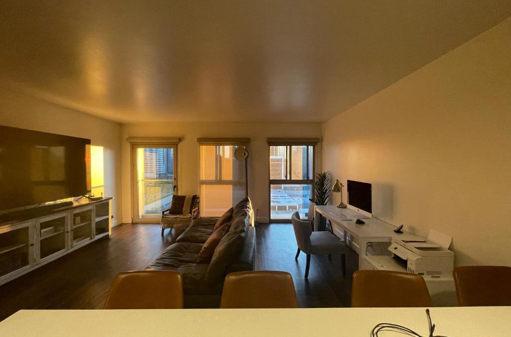 Bunker Hill Apartment | DTLA Apartment With an Amazing View