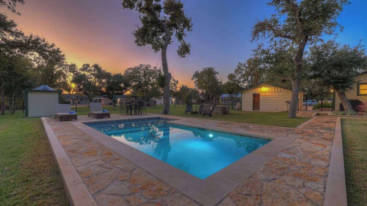 Dripping Springs House | Dtown Drippin With New Pool!