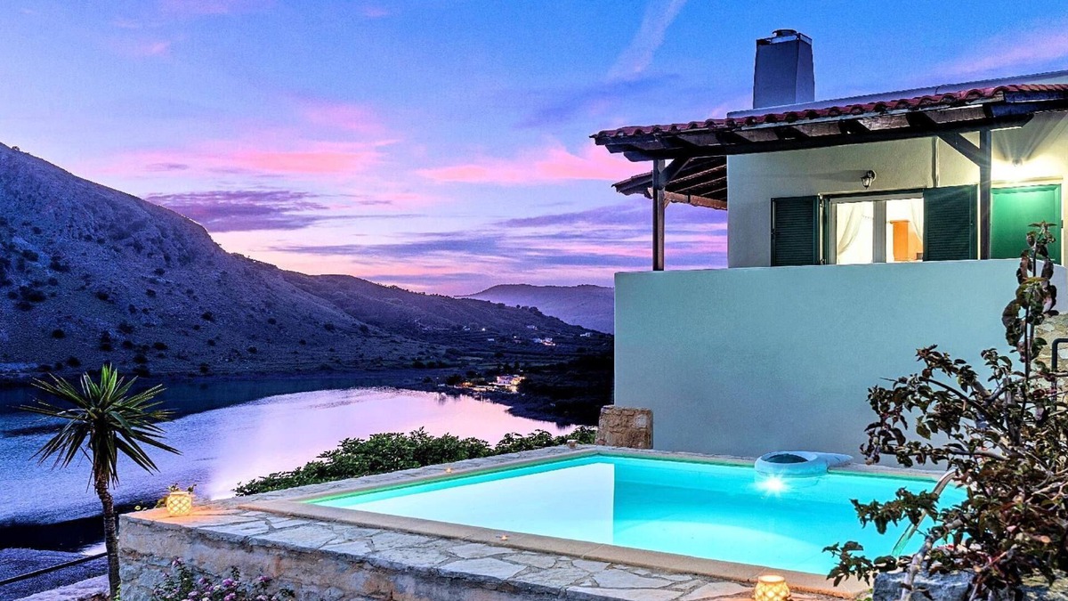 Kavallos House | Du Lac Alpha Villa Private Pool