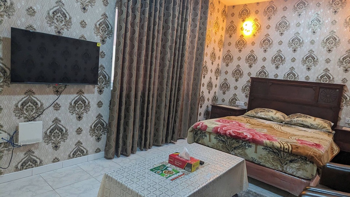 Deira Apartment | - Dubai Deira: Short-Term Rooms, Great Value -Explore Our Options & Reserve Now!