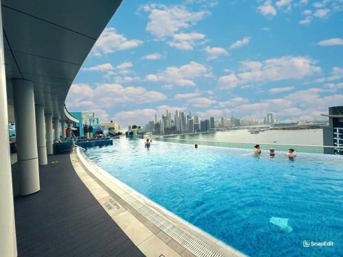 Palm Jumeirah Apartment | Dubai Palm Jumeirah - Free Infiniti Pool and Private Beach