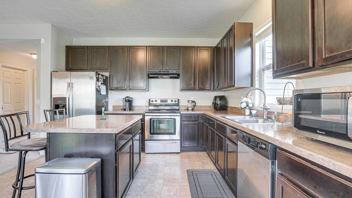 Dublin House | Dublin Rental ~ 10 Mi to Ohio State University!