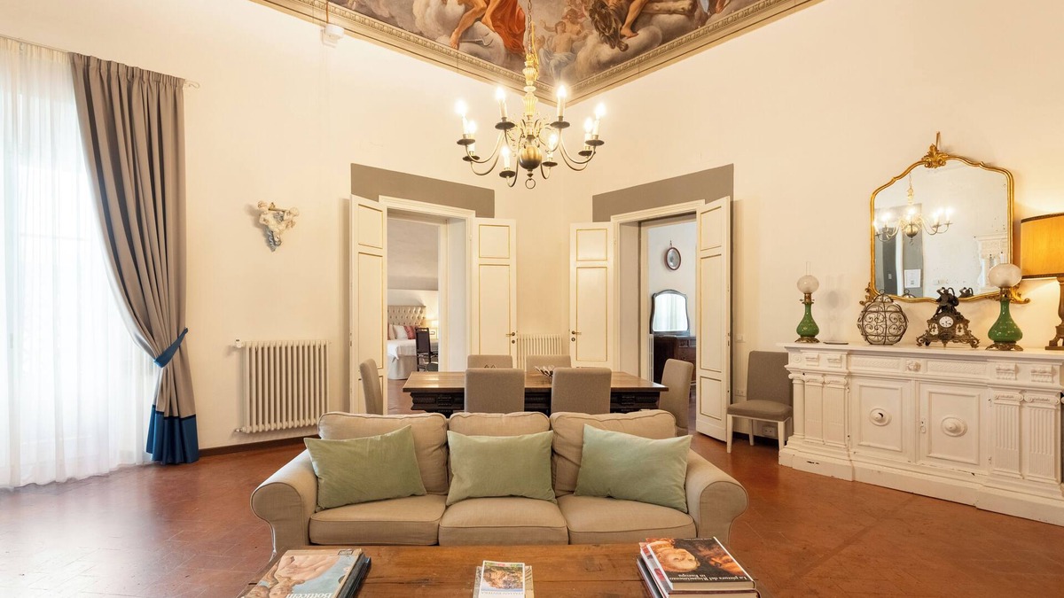 Duomo Apartment | Duchi D'Ambra Apartment - Palazzo D'Ambra Historical Residence